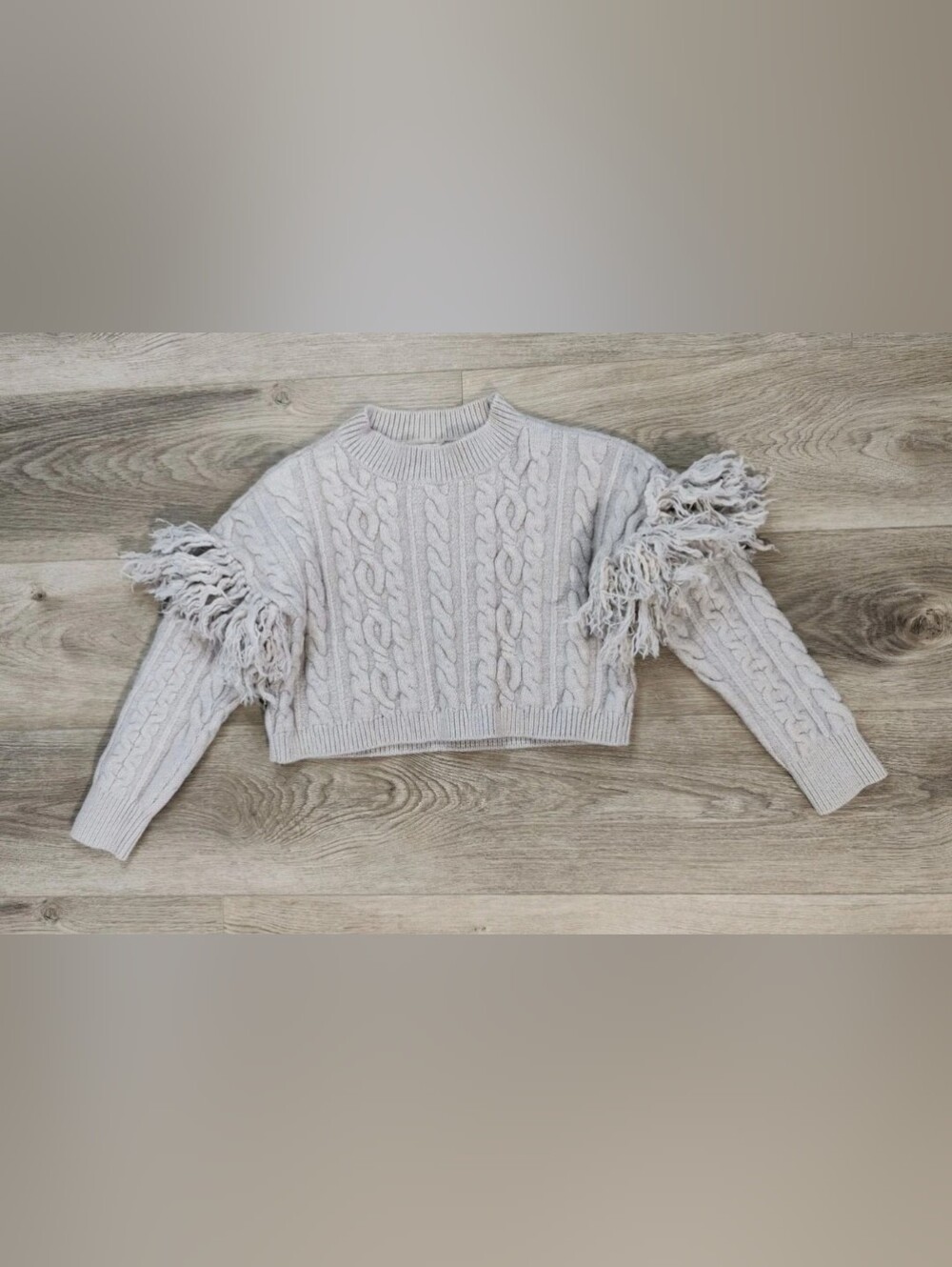 Alice + Olivia Light Gray Wool Cropped Cable Knit Fringe Sleeve Sweater Size S